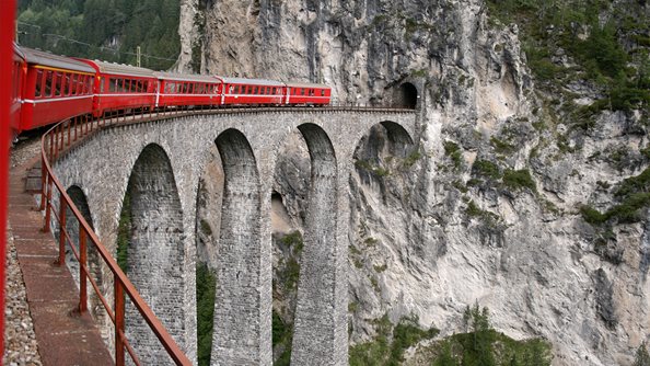 Train tunnel demonstrating need for dead reckoning