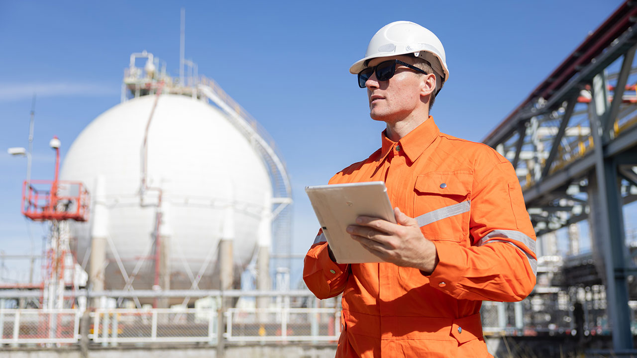 5G Oil and Gas Solutions in LNG Terminal Operations | Digi International